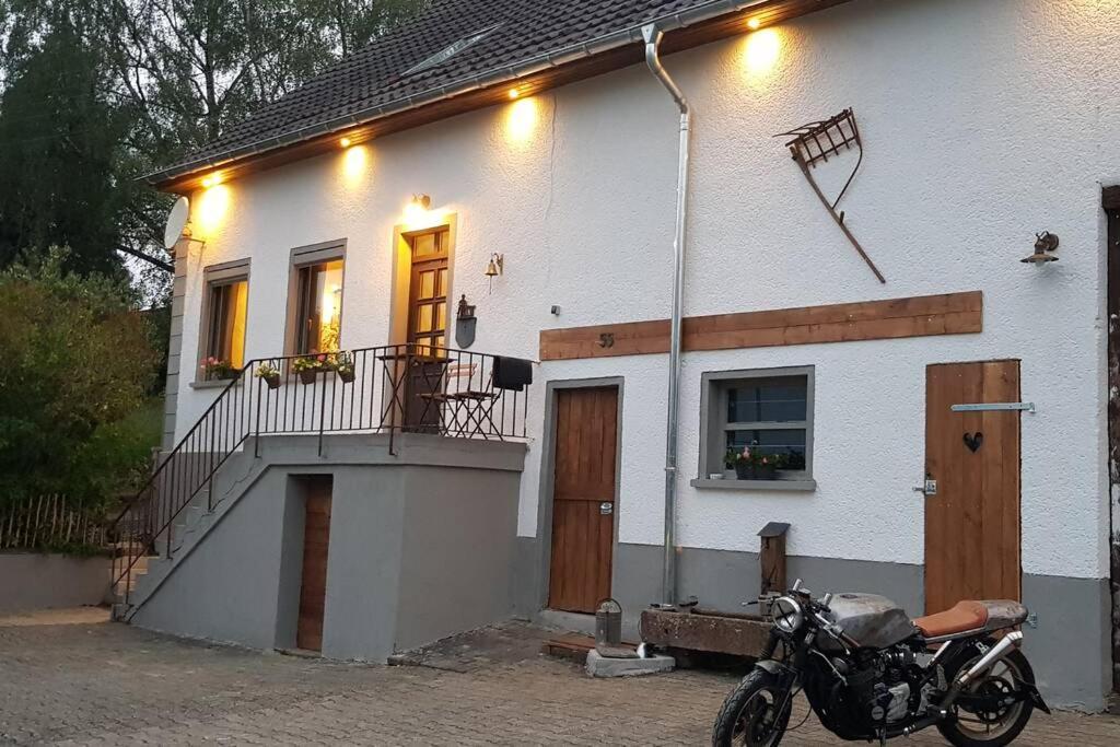 Altes Schreiner Haus In Der Vulkaneifel Brockscheid Exterior photo